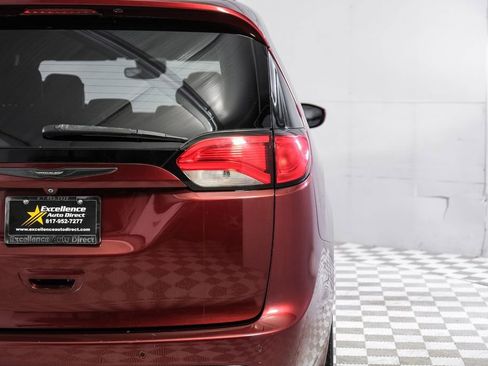 Used 2018 Chrysler Pacifica Touring-L Plus w/ Advanced Safetytec Group FWD image 61
