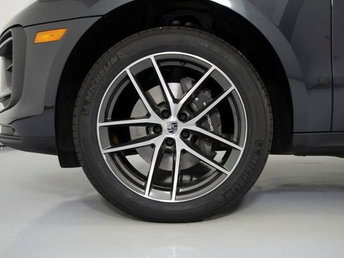 Certified 2026 Porsche Macan AWD/4WD image 14