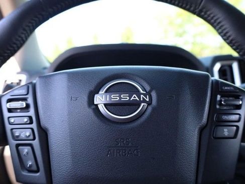 Certified 2025 Nissan Frontier SV w/ SV Convenience Package RWD image 9