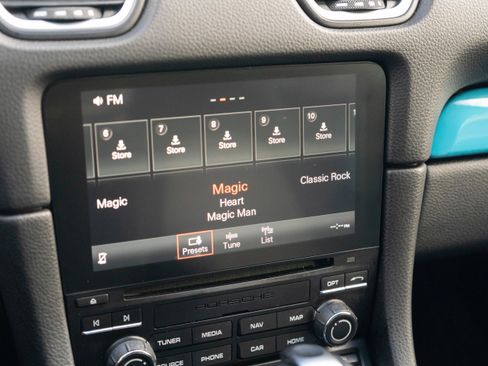 Used 2020 Porsche 718 Cayman image 16