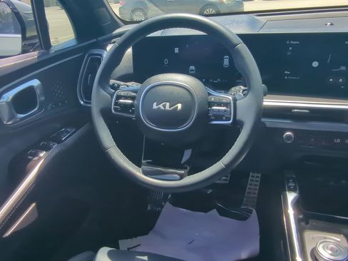 Used 2025 Kia Sorento SX Prestige image 3