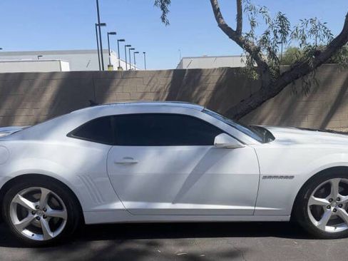 Used 2015 Chevrolet Camaro SS RWD image 6