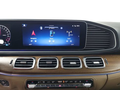 Used 2025 Mercedes-Benz GLE 450e 4MATIC image 17