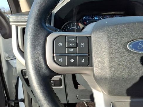 Certified 2023 Ford Expedition XLT image 18