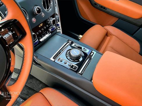 Used 2026 Rolls-Royce Cullinan image 16