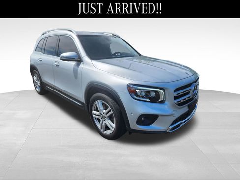 Used 2020 Mercedes-Benz GLB 250 4MATIC image 3