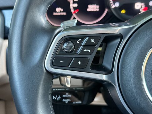 Certified 2023 Porsche Cayenne AWD/4WD image 27