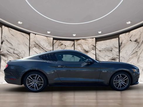 Used 2015 Ford Mustang GT RWD image 4