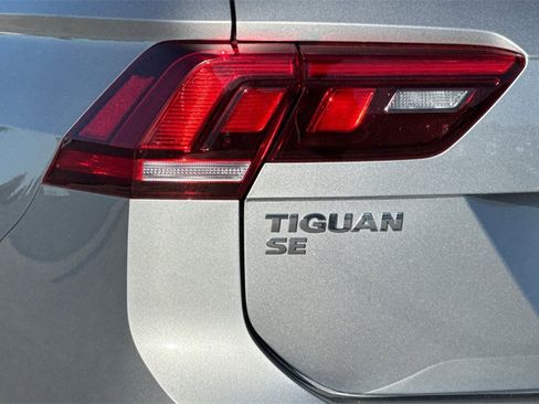 Used 2021 Volkswagen Tiguan SE R-Line image 26