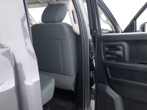Used 2018 RAM 1500 Express w/ Express Value Package AWD/4WD image 37