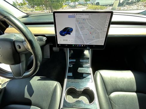 Used 2019 Tesla Model 3 Mid Range RWD image 13
