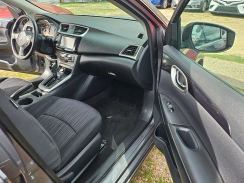 Used 2019 Nissan Sentra SV FWD image 1
