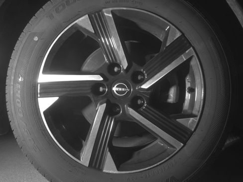 Used 2025 Nissan Sentra SV FWD image 13