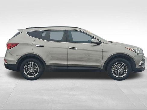 Used 2017 Hyundai Santa Fe Sport image 6