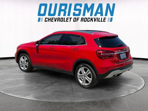 Used 2020 Mercedes-Benz GLA 250 4MATIC w/ Premium Package image 4