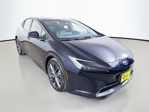 Used 2023 Toyota Prius XLE AWD/4WD image 4