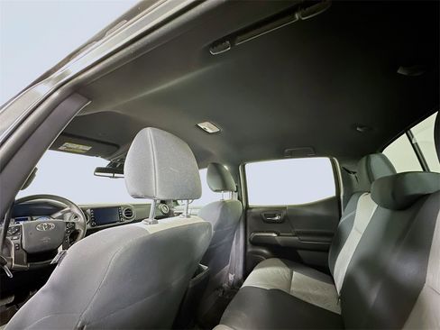 Used 2023 Toyota Tacoma TRD Off-Road image 13