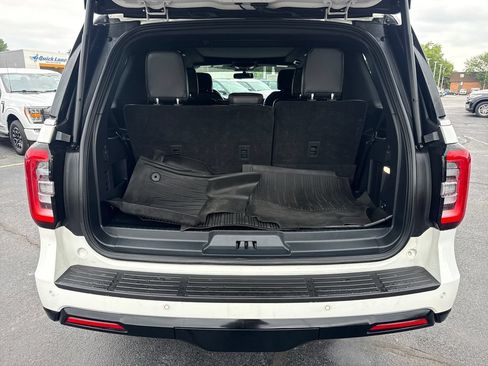 Used 2024 Ford Expedition Limited AWD/4WD image 12