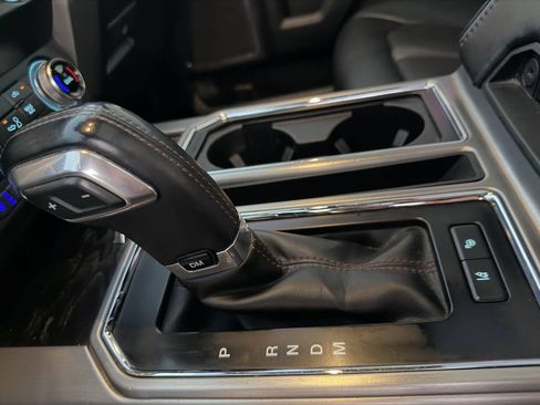 Used 2019 Ford F150 Platinum w/ Equipment Group 701A Luxury AWD/4WD image 41