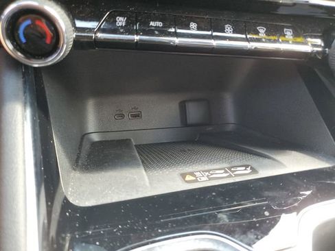 New 2026 Chevrolet Traverse RS w/ LPO, Floor Liner Package AWD/4WD image 30