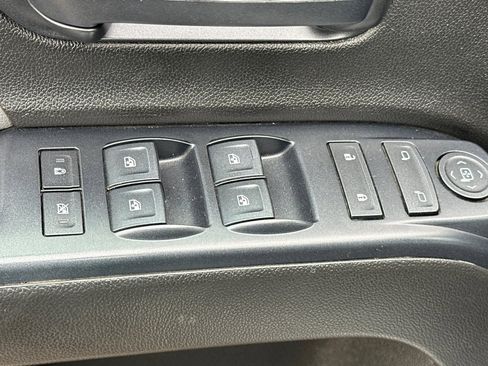 Used 2018 Chevrolet Silverado 1500 Custom w/ Custom Convenience Package image 11