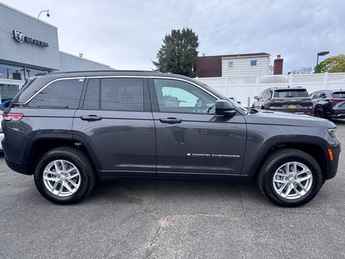 New 2026 Jeep Grand Cherokee Laredo AWD/4WD image 8