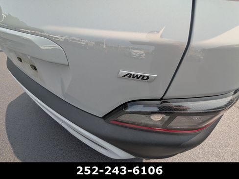 Used 2023 Hyundai Kona SEL AWD/4WD image 9