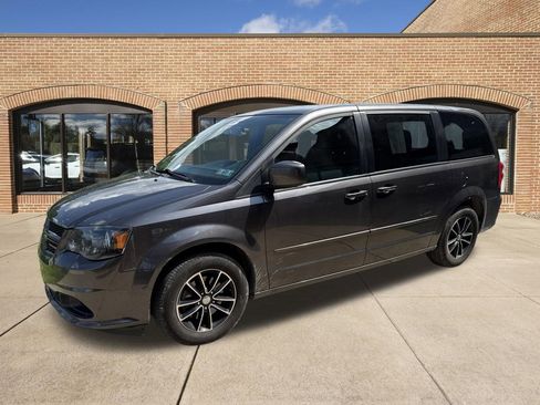 Used 2017 Dodge Grand Caravan SE FWD image 7