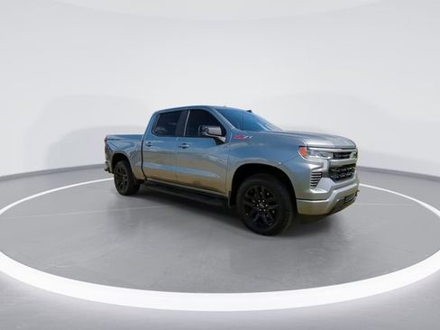 Used 2024 Chevrolet Silverado 1500 RST w/ Z71 Off-Road Package AWD/4WD image 2