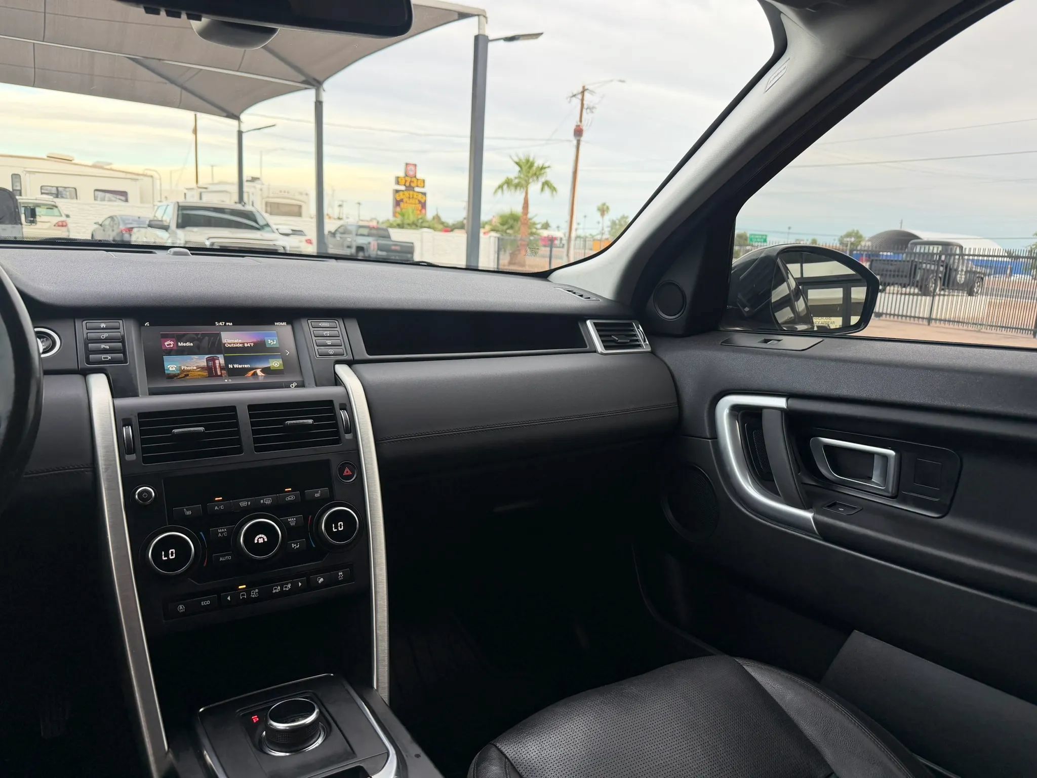 Used 2018 Land Rover Discovery Sport SE AWD/4WD image 27