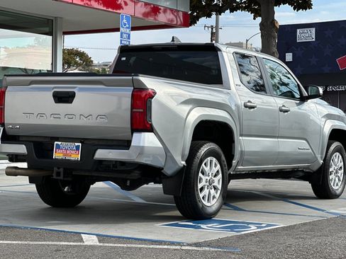 Used 2024 Toyota Tacoma SR5 AWD/4WD image 4