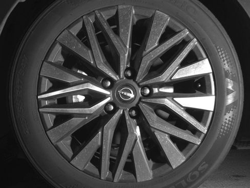 Used 2025 Nissan Altima 2.5 SV FWD image 27