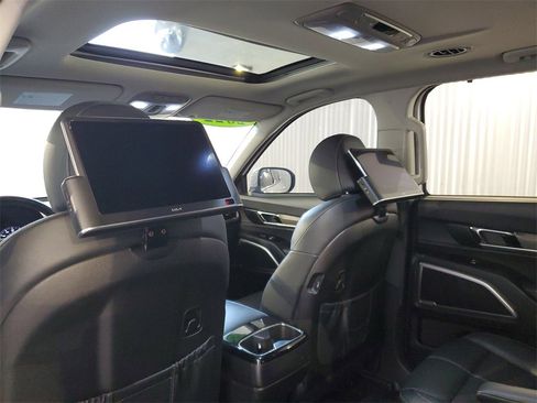 Certified 2022 Kia Telluride EX w/ EX Premium Package image 13