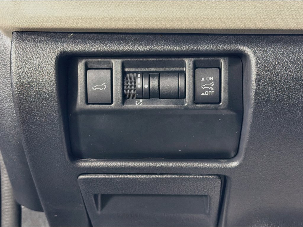 Used 2025 Subaru Forester Premium AWD/4WD image 11