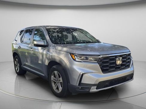 Used 2025 Honda Pilot EX-L image 4