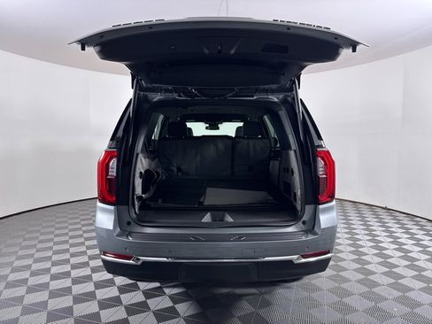 Used 2025 GMC Yukon Elevation w/ LPO, Get Active Package image 10
