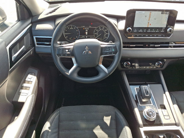 Used 2023 Mitsubishi Outlander SE AWD/4WD image 11