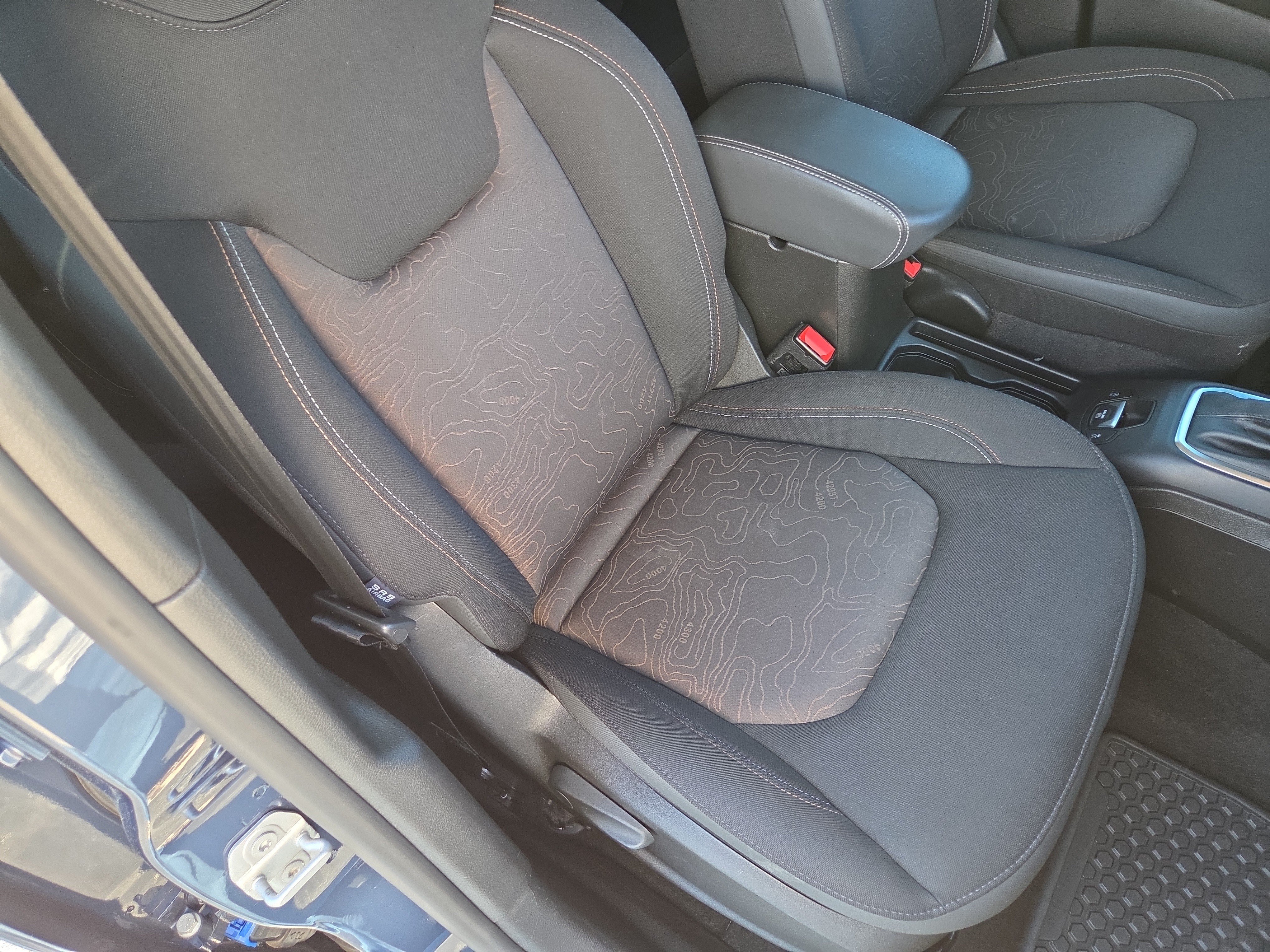 Certified 2023 Jeep Renegade Latitude AWD/4WD image 17