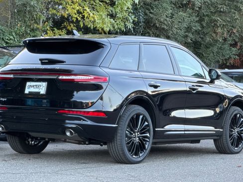 New 2025 Lincoln Corsair Grand Touring w/ Jet Appearance Package image 5