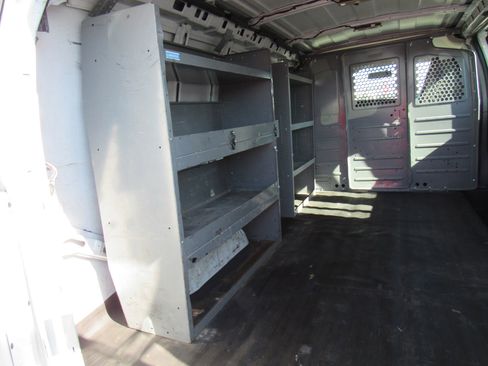 Used 2019 Chevrolet Express 2500 w/ Driver Convenience Package image 13