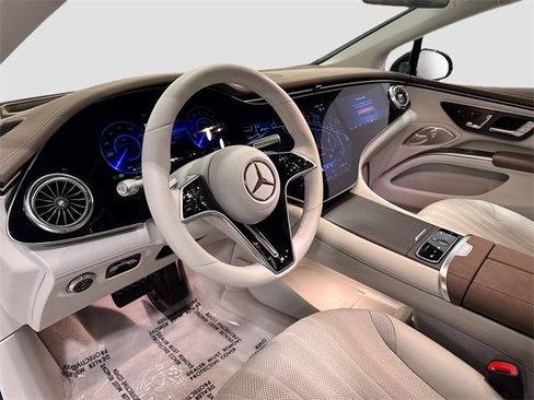 Certified 2022 Mercedes-Benz EQS 580 4MATIC Sedan image 9