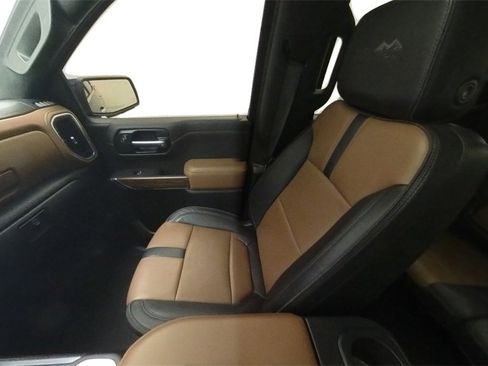 Used 2021 Chevrolet Silverado 1500 High Country w/ Technology Package image 33
