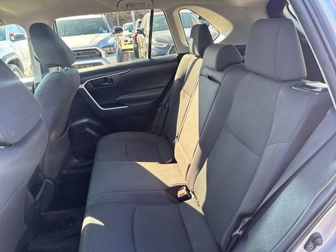 Used 2021 Toyota RAV4 LE image 34