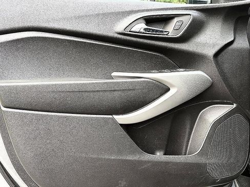 Used 2024 Chevrolet Trax LS w/ LS Convenience Package FWD image 16