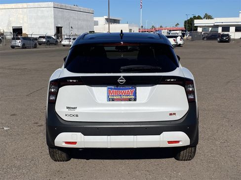 New 2026 Nissan Kicks SR w/ SR Premium Package image 5