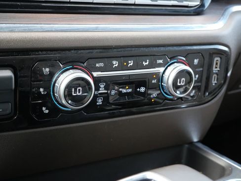 Used 2024 GMC Sierra 1500 SLT w/ SLT Convenience Package AWD/4WD image 22
