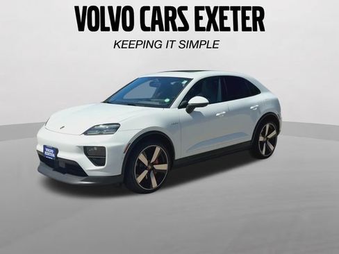 Used 2025 Porsche Macan 4S Electric AWD/4WD image 4