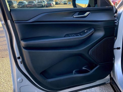 Used 2024 Jeep Grand Cherokee Altitude image 20