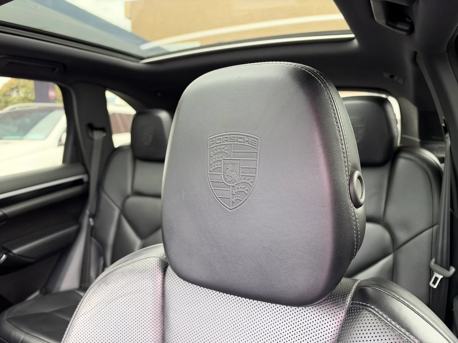 Used 2017 Porsche Cayenne AWD/4WD image 31