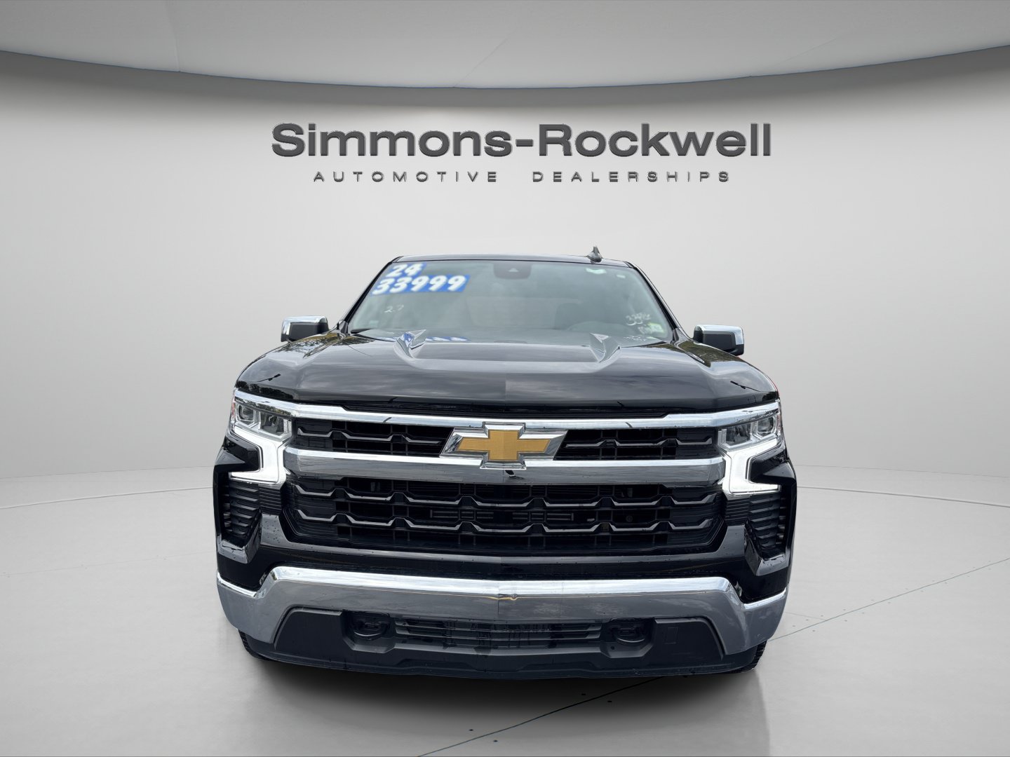 Used 2024 Chevrolet Silverado 1500 LT AWD/4WD image 6